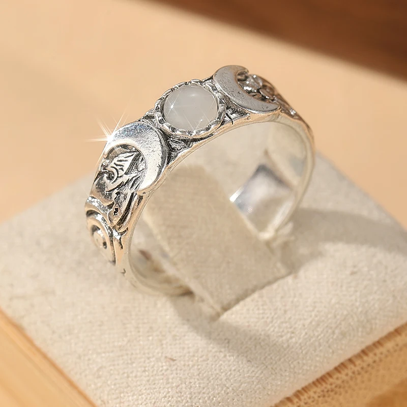 Vintage Silberfarbener Ring mit Mondstein-Einlage für Damen, geometrische Schnitzerei, für den täglichen Gebrauch, Partyschmuck – Detail 2