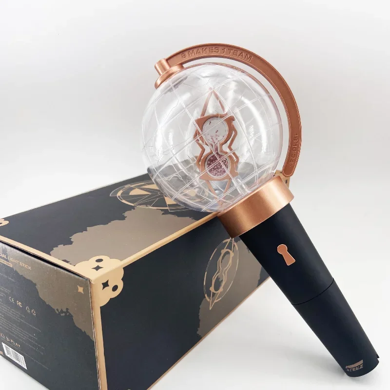 Новый Ateezed Lightstick Light Stick Globe Ручная лампа Концертная лампа Вечеринка Вспышка Флуоресцентные игрушки Коллекция фанатов Версия 2 Версия 1 Корея