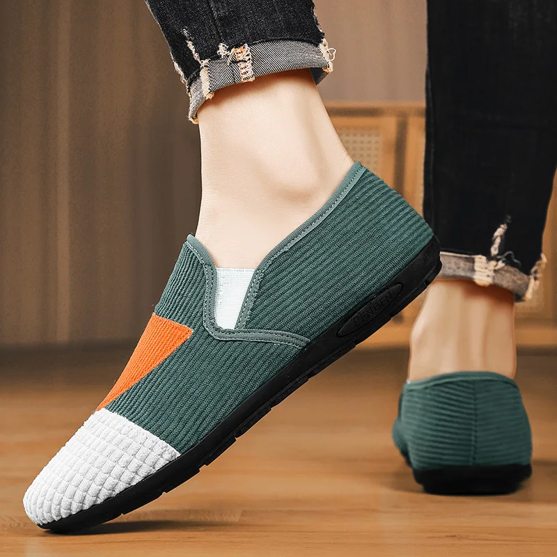 Canvas Shoes Men Light Breathable Flat Loafers Soft Flats Slip-on Men Driving Shoes Fashion Summer Classic