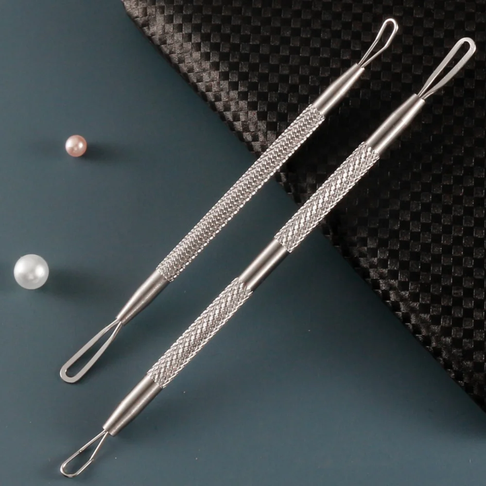 حب الشباب ضغط الرؤوس السوداء النازع. مستخرج حب الشباب مزدوج الأطراف لصالونات التجميل استخدام منظف الوجه للبشرة