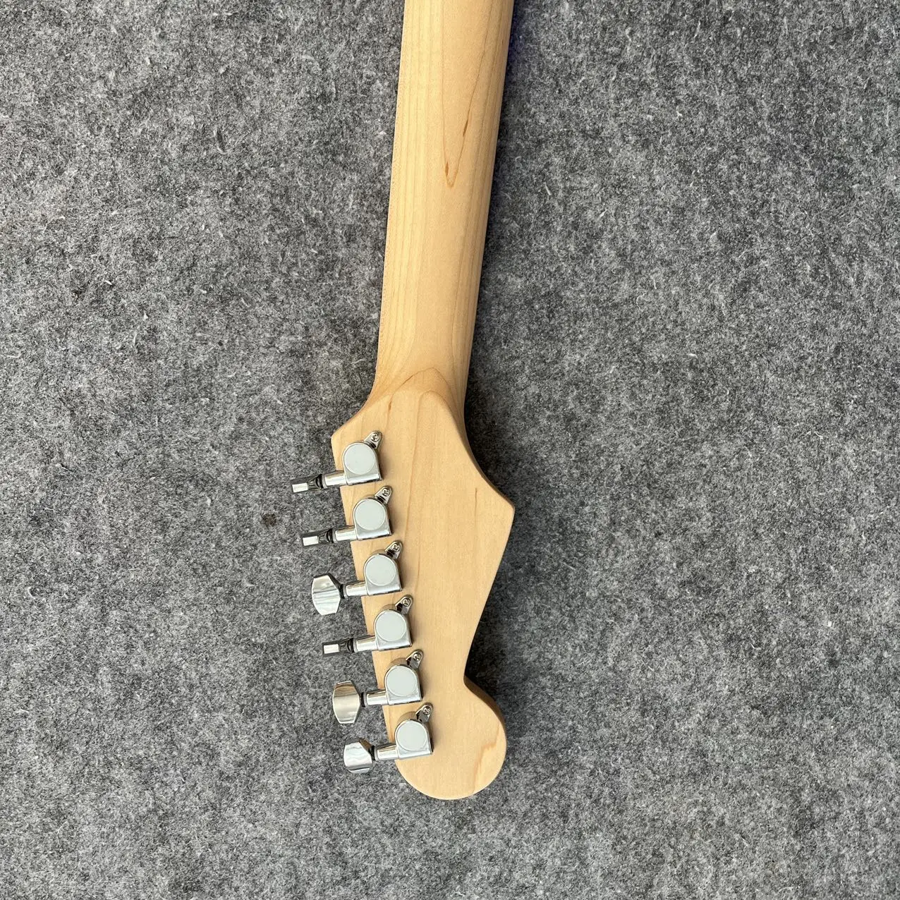 Electric guitar can be customized, factory price classic style, acrylic, beautiful sound quality, free and fast delivery