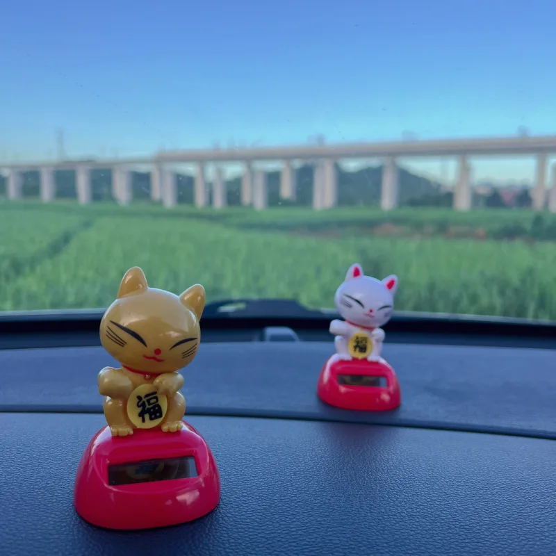 Креативная солнечная игрушка Fortune Cat, милый кот, украшение центральной консоли автомобиля, мультяшное аниме, животные, ручка-качалка, офисные украшения