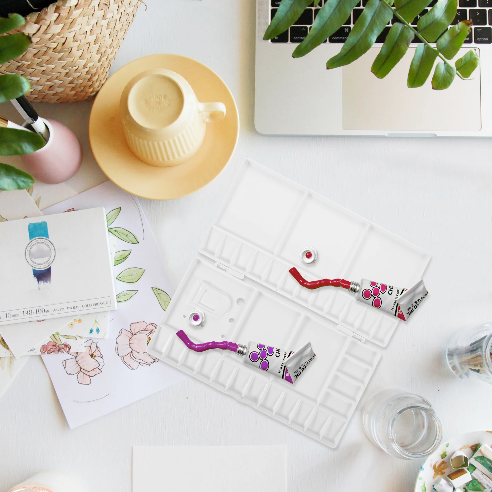 

28 Small 5 Big Compartments Foldable Painting Pallet Thumbhole Brush Holders For Artists Students Plastic Color Tray Watercolor