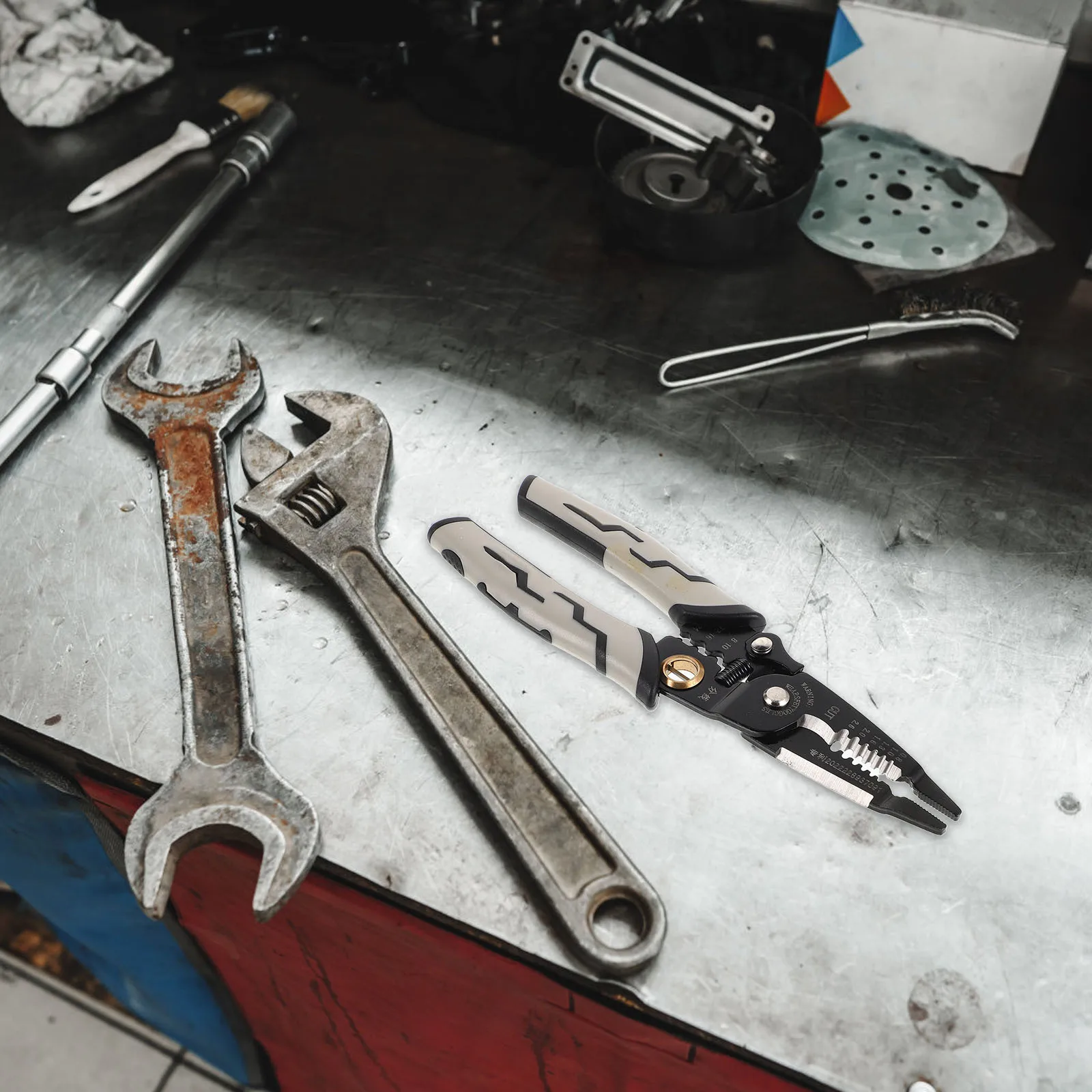 

7 in 1 Electrician Pliers Wire Stripping Crimping Tool for Automotive Electrical Wiring Cutting Twisting Cable Lug Terminal