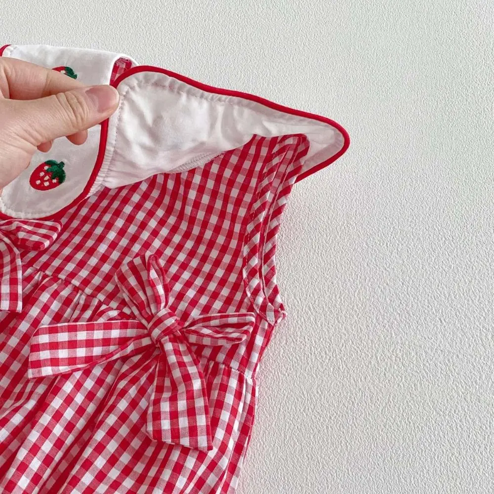 Red Gird Sleeveless Girls Bodysuits Strawberry Embroidery Lace Collar Infant Girls Bodysuit Breathable Cotton Strawberry Print