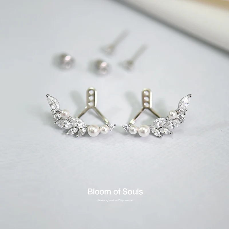 Anting-anting wanita split depan dan belakang perak sterling S925 mutiara halus sayap bulu desain asli "bulu telinga"