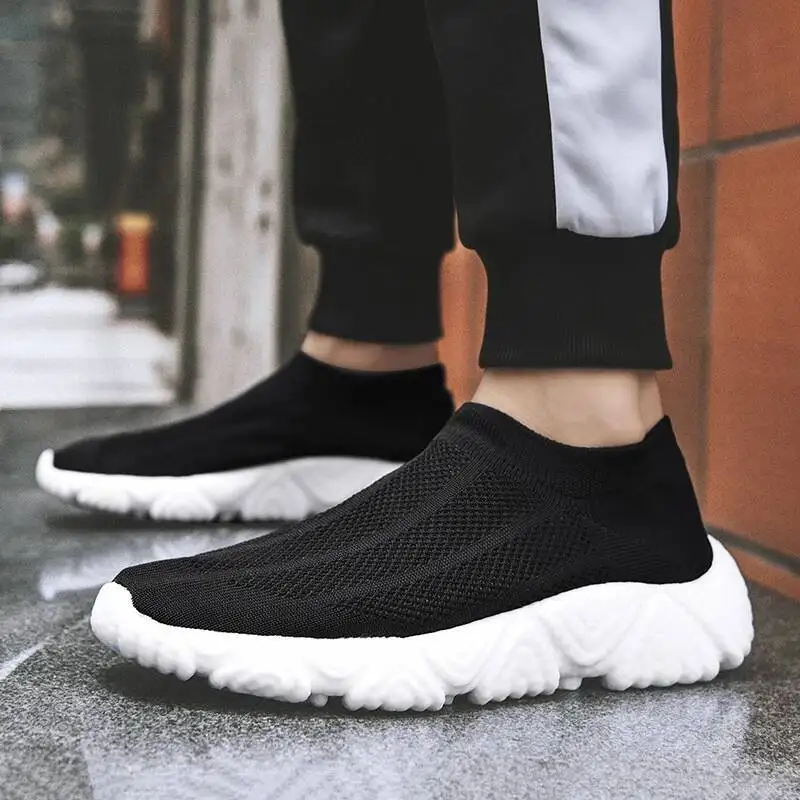 Sepatu Sneakers Pria 2023 Kasual Musim Panas Olahraga Bernapas Nyaman untuk Lari Anti Selip Elastis