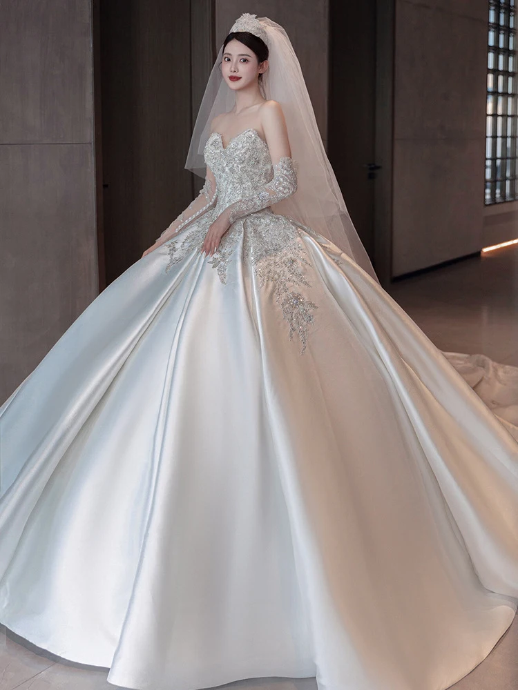 Satin wedding dress2026New style petite bride's main wedding dress, French vintage strapless high-end white bridal gown