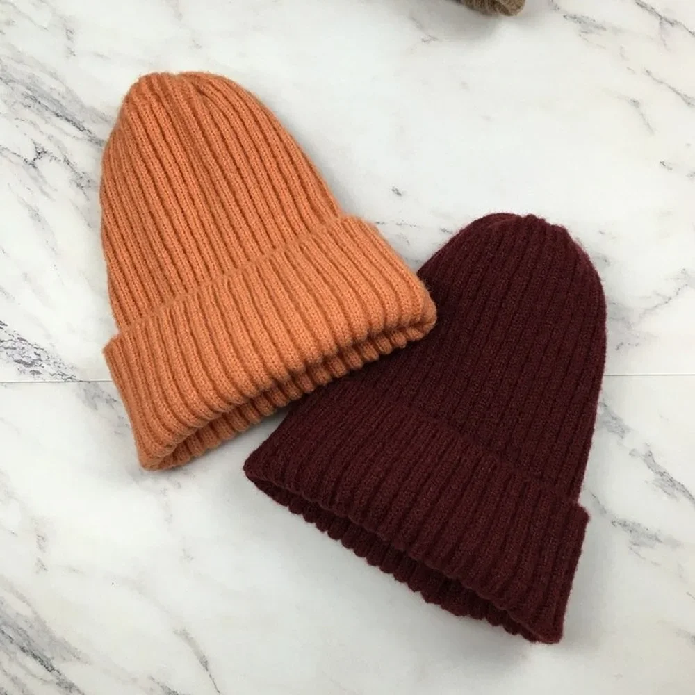 

Women's Knitted Beanie Hat Soft Wool Blend Winter Warm Skull Cap Solid Color Slouchy Bonnet for Casual Wear