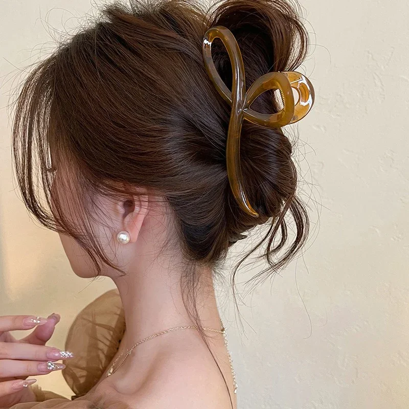 

Elegant Large Jelly Acrylic Hair Claw Geometric Crab Hair Clips for Women Large Size Hairpin Shark Clips Ponytail Accessories