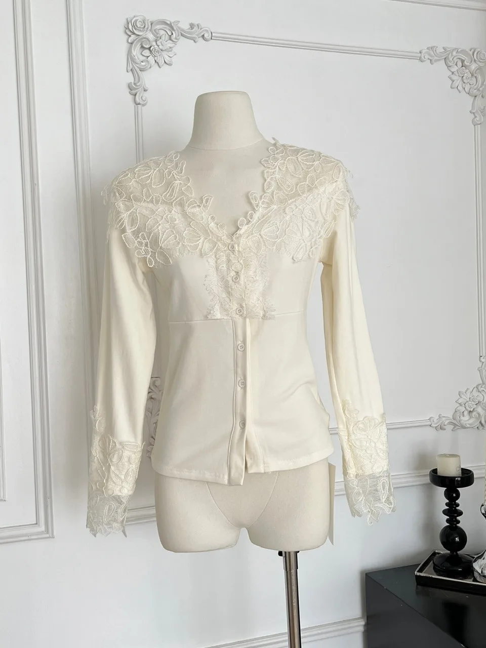 

Retro Heavy Embroidery Lace V-Ne Long Sve Slim Fit Women's irt Spicy Girl Sle Pure Desire Autumn Faion Blouse