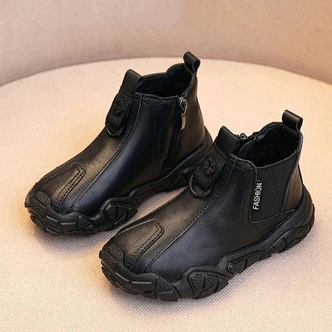 

Дизайнерская повседневная обувь для мальчиков. Детская модная обувь на тонкой плюшевой подкладке. Нескользящие роскошные детские ботильоны на плюшевой подкладке. Размер 26-37.