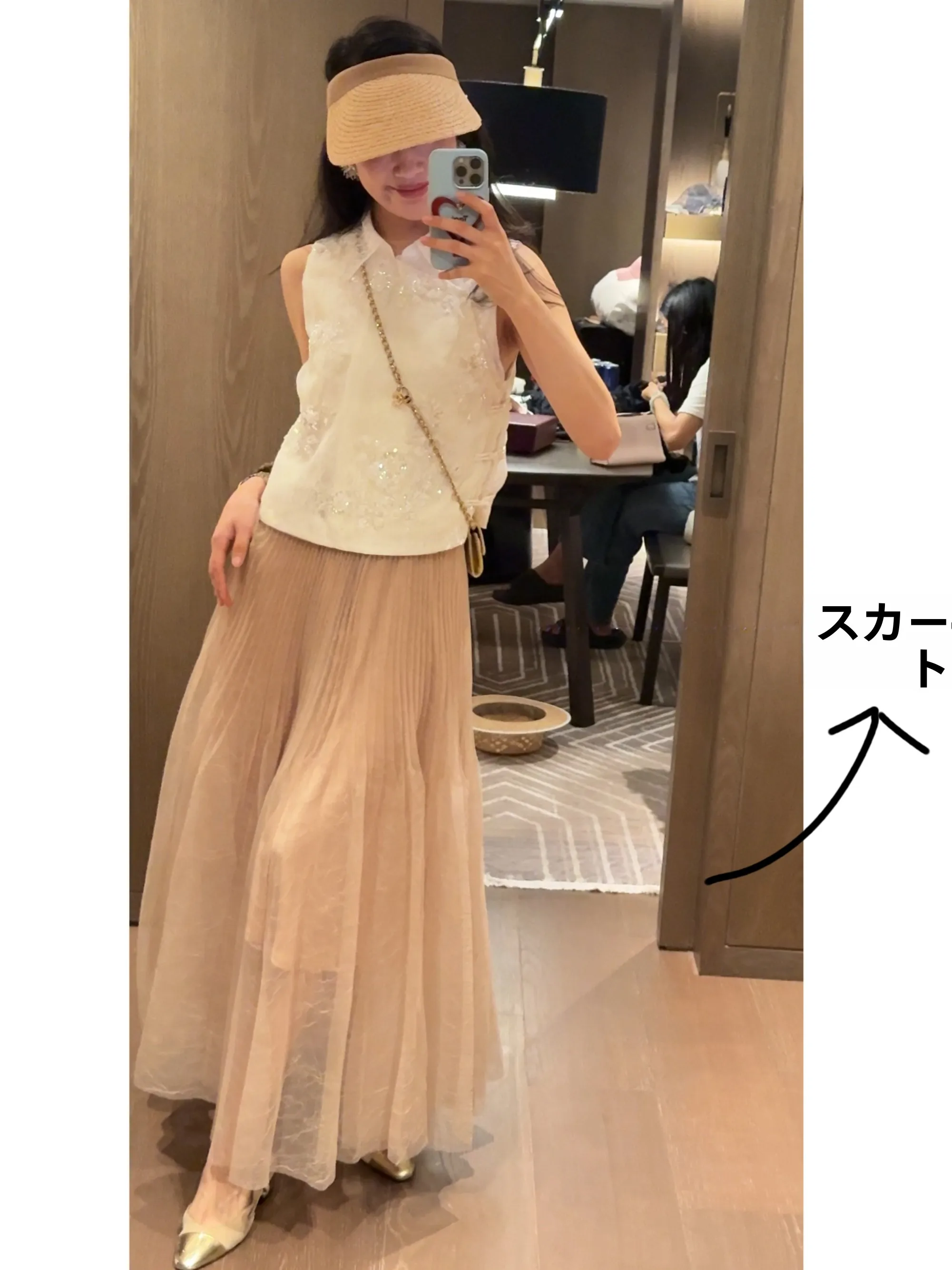 

Elegant Fish Tail Half Skirt for Women in Heavy Embroidery Netting Long Skirt with Large Hemline by 2NCOU Spring 2026 New Arr...