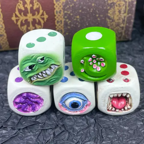 5 Pieces Devil Dice Set for Board Desktop Game Cube Dice Halloween Horror Spoof Creative Toy Props Weird Figure Devil Set