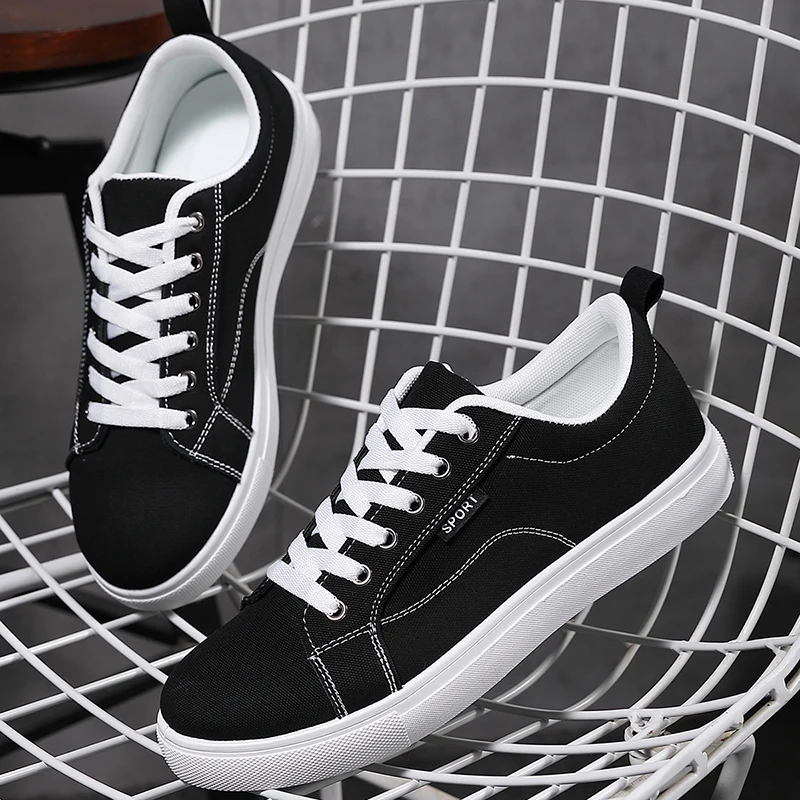 Mens Casual Shoes Cloth Lace-up Flat Shoes New Male Sneakers Luxury Design Canvas Shoes for Men Anti Slip Board Shoes Couple