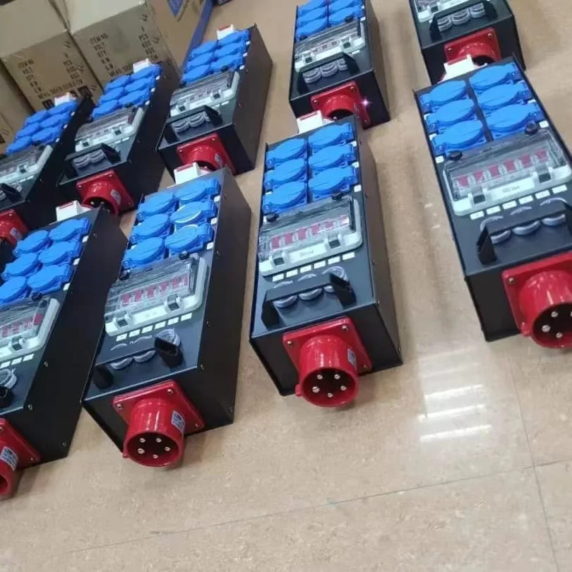 

Popular product 32A 5pin In And Out 6 Road 16A Waterproof Europe Output Power Distributor