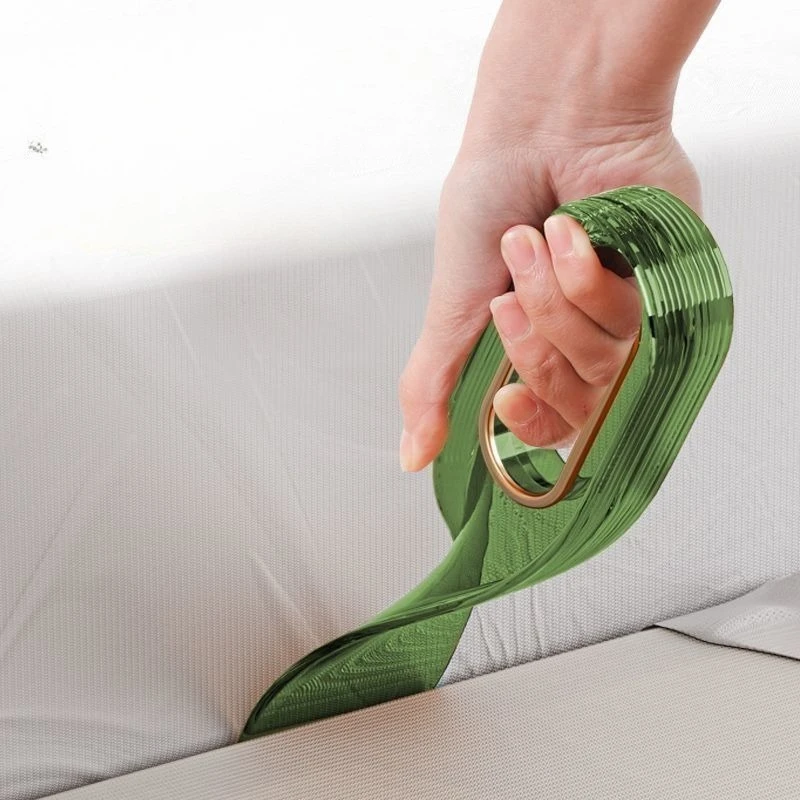 

Bed plug mattress holder, labor-saving lifter, gap finishing and lifting tool