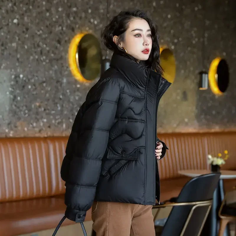 Thick Padding Jackets for Women Cropped Duck Down Woman Coat Short Quilted Padded Korean Style Clothing High Quality Winter 2024