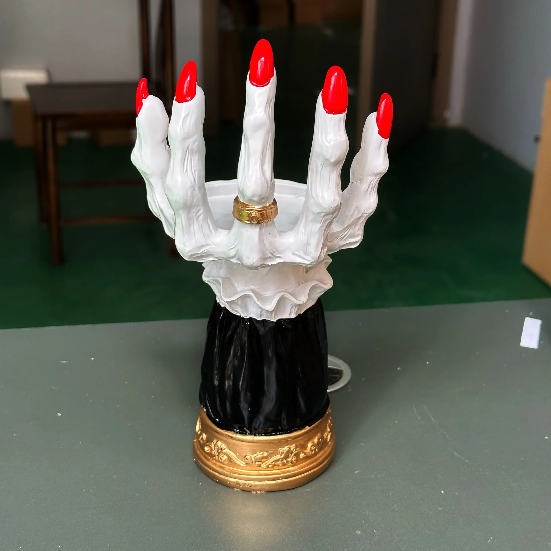 Halloween Candle Holder Witch Hand Witch Hand Candle Holder  Resin Witch Hand Candlestick Halloween Home Party Decorative Haunte