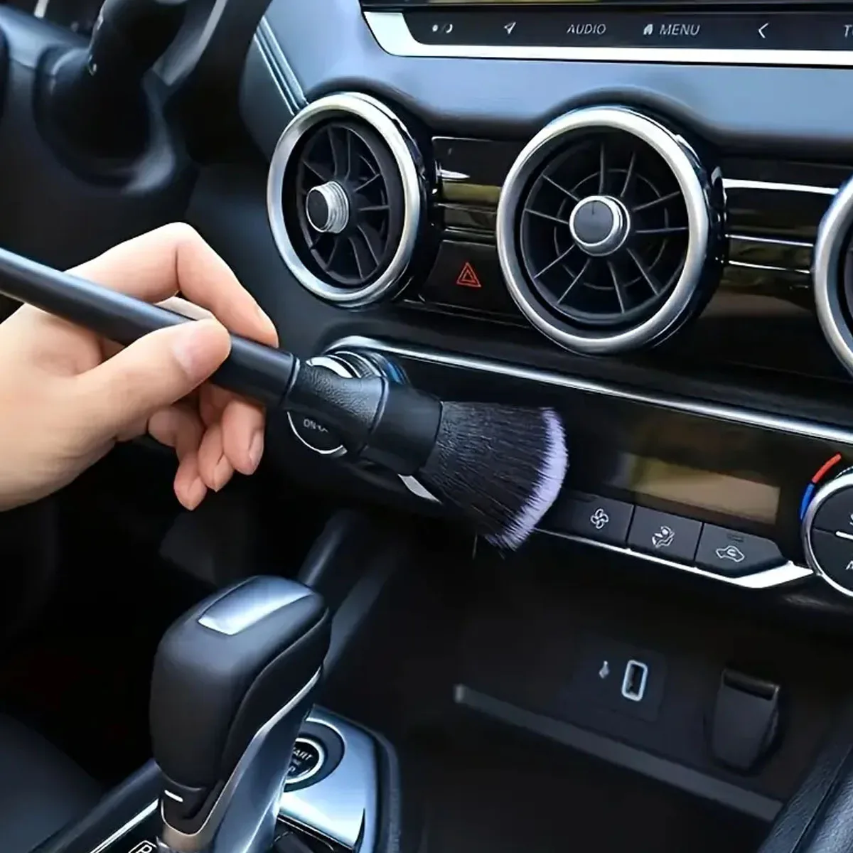 Escova de remoção de poeira interior do carro, escova de limpeza de saída de ar condicionado, ferramenta de limpeza, escova de cerdas macias para lavagem de carro, lacuna interior