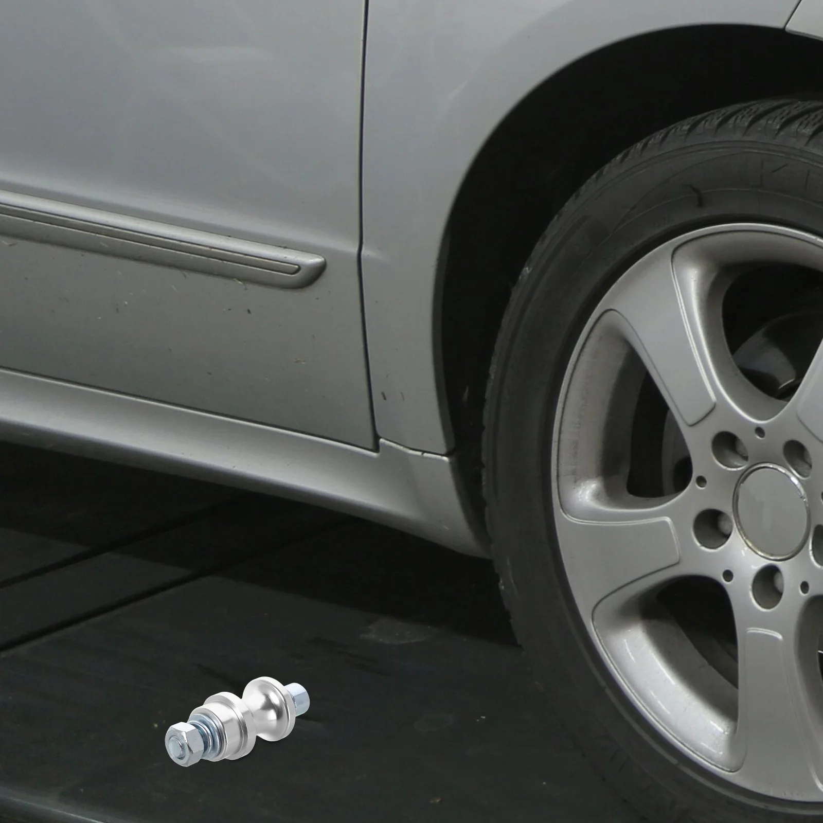 

Heavy Duty Winch Hook Bolt Mount Solid Steel Winch Rope Hook Stand for Secure Towing Off-Road Missions Half Linked Design