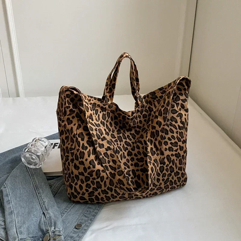 

2025 High Quality Women's Bag Leopard Print Canvas Fashionable Crossbody Bag Versatile Casual Shoulder Bag Large Capacity