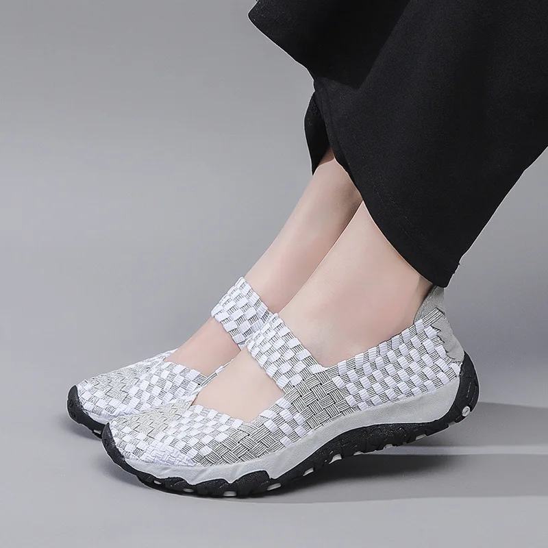 Casual Shoes Woman Sneakers Summer Flat Shoes Breathable Mesh Women Vulcanize Shoes Soft Bottom Women woven Shoes2024