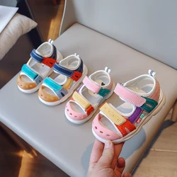 Sandali per neonate di alta qualità estate bambino scarpe per bambini punta coperta primi camminatori fondo morbido scarpe da spiaggia per ragazzi Design del fumetto