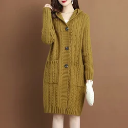 Autunno inverno nuovo cappotto di lana della mamma Cardigan a maniche lunghe da donna con cappuccio addensato sopra l'anca maglione sciolto di media lunghezza giallo