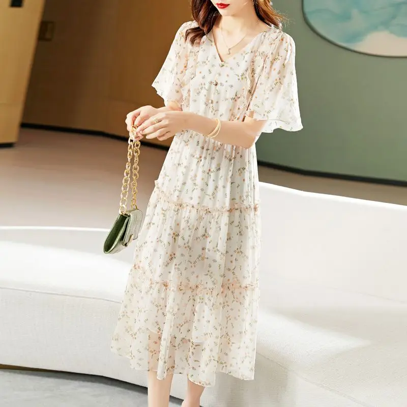 

Design of Scattered Small Flower Sand Plants Short Sleeved Dress Lady New Summer 2023 Button Waistband Sweetheart Fairy Dresses