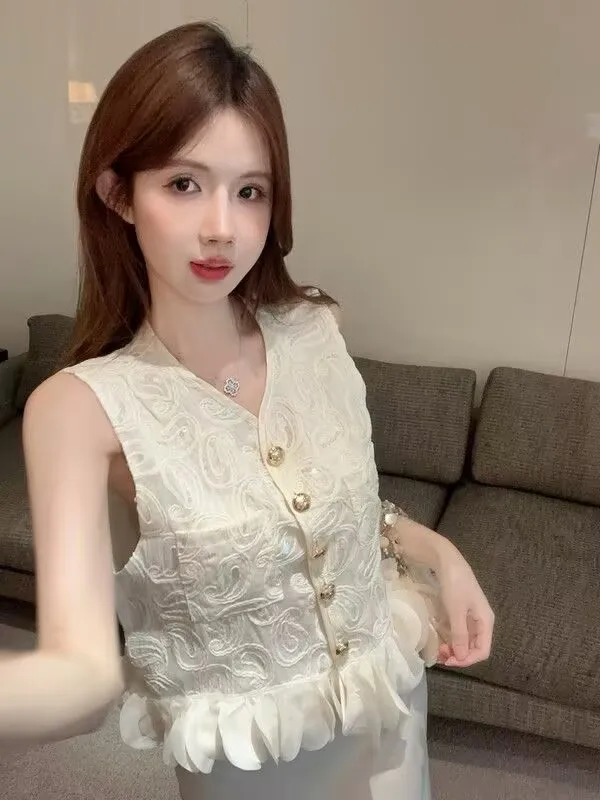 Embroidered Jacquard Sleeveless Short Waistcoat 2025 Spring Summer Women Petal Patchwork Vest Female Sweet Sleeveless Cardigan