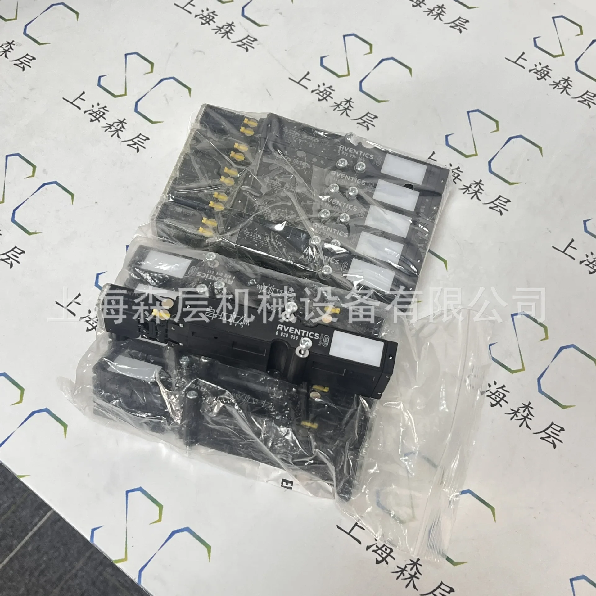 2026 AVENTICS Anwochi R424B09635 Pneumatic Valve Shanghai Senlayer Spot Original Original Packaging Brand New