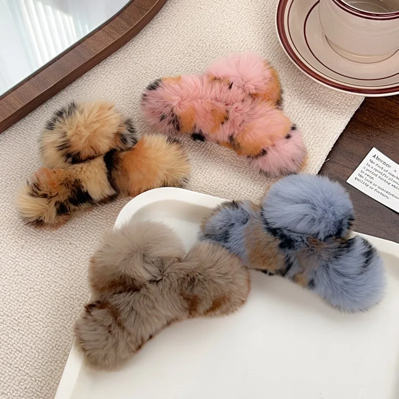 Luxury Large Plush Otter Rabbit Hair Claw Clip for Women, Elegant Fuzzy Chunky Hair Clip, Big Volume Bun Maker Shark Clip
