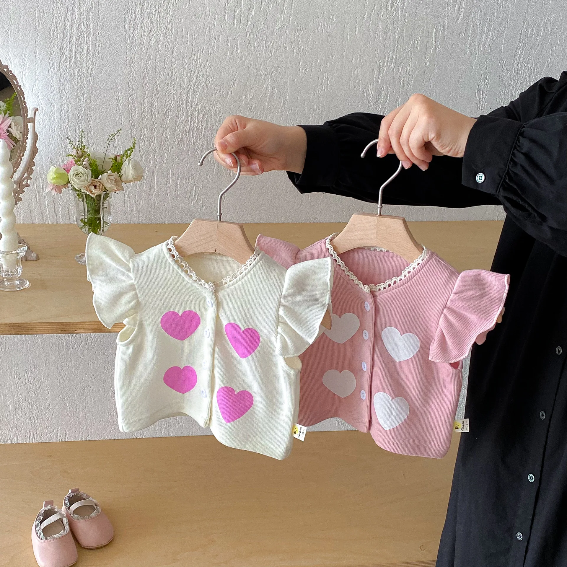 2025 Autumn Korean Children Clothing Spring Girls Baby Love Vest Fashionable Infant and Young Children Cardigan Vest Trendy