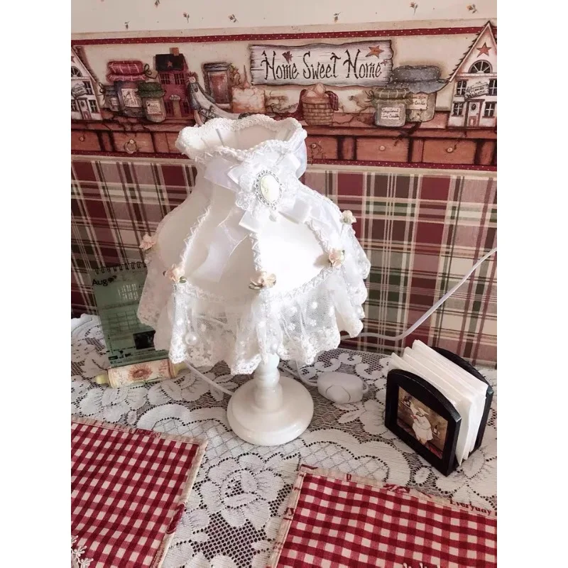

Exquisite pastoral, fabric lace table lamp bedside lamp, wedding