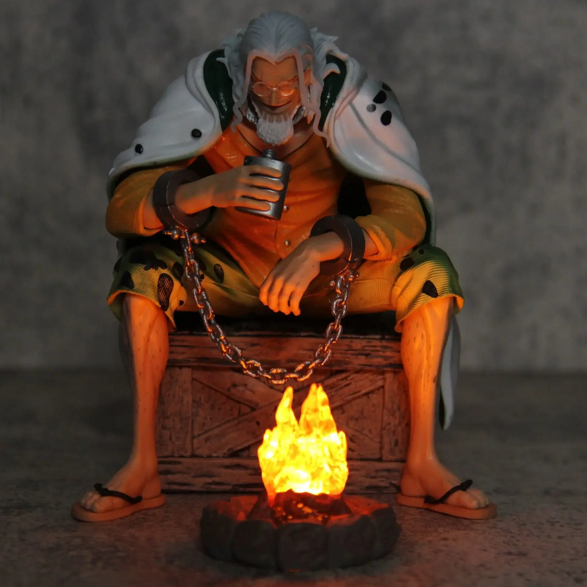 15cm One Piece Anime Figure Series Pvc Can Shine Bt Seated Rayleigh Pluto Reilly Bonfire Drinking Figure Model Ornament Statue