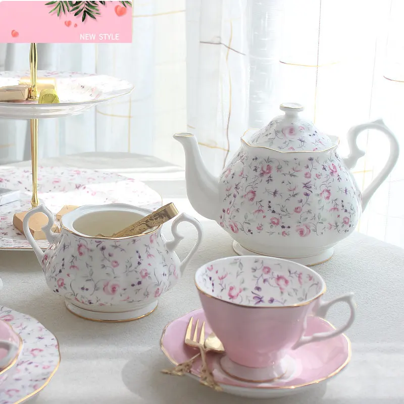 

Набор кофейных чашек из костяного фарфора, десертная тарелка, сахарница, подставка для торта, чашка для молока, керамическая тарелка, английская комбинация основания для послеобеденного чайника