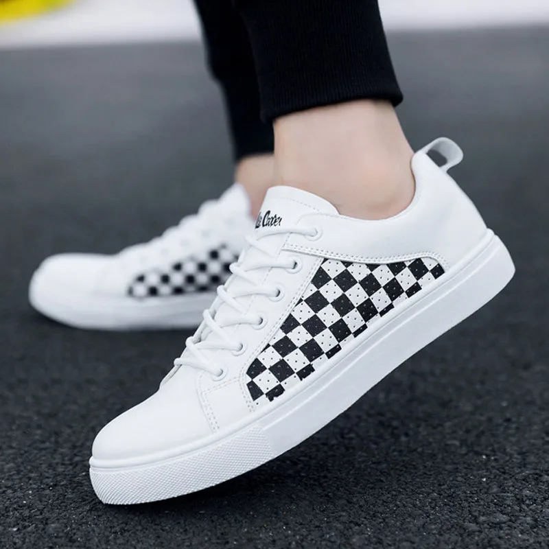 Sneakers Men Soft Artificial Leather Male White Sports Shoes Fashion Checkered Flats Skateboard Shoes City Walking Casual Shoes