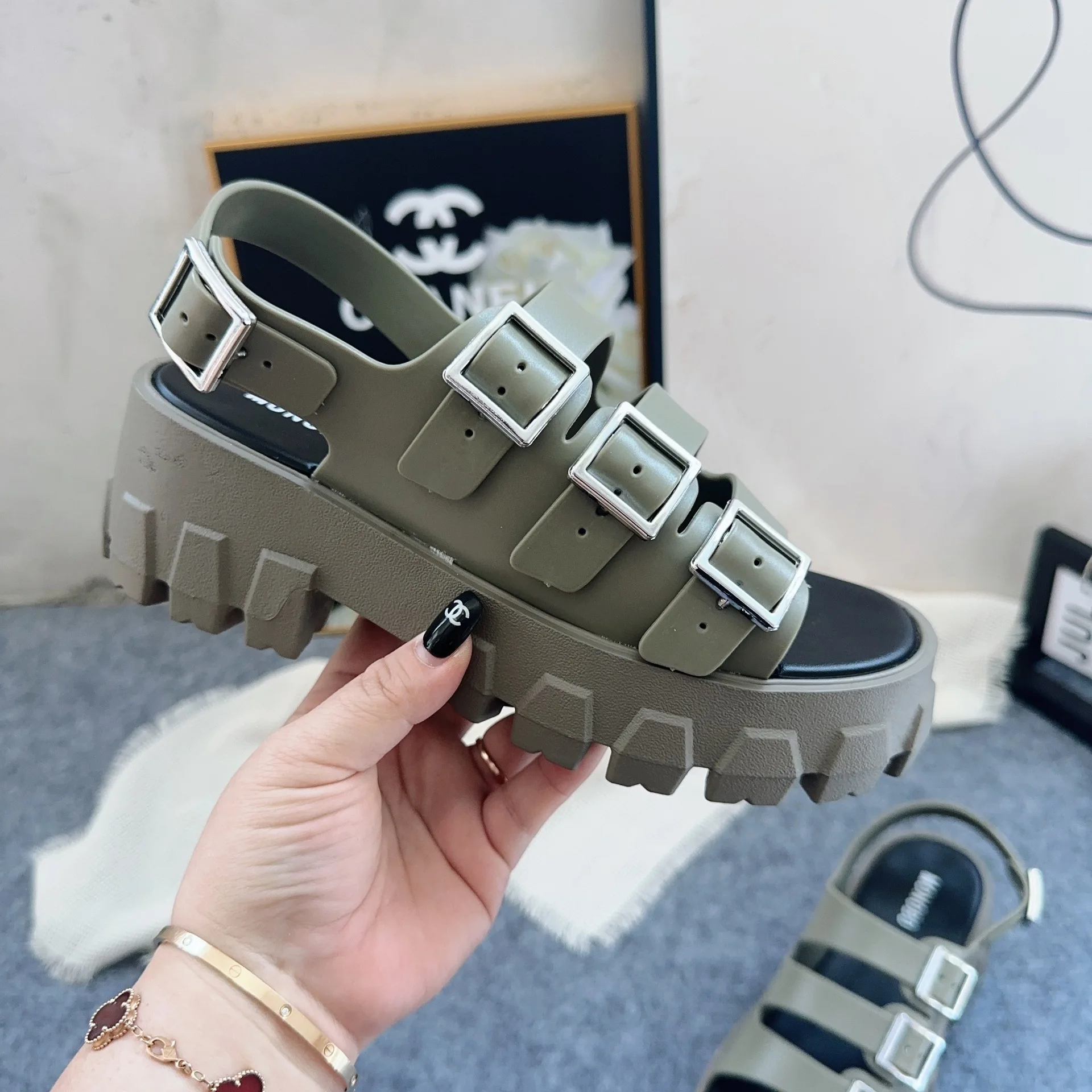 New Summer Classical Women Jelly Shoes High Heel Adult three belt Green Sandals Ladies Platform Beach Shoes SHW157