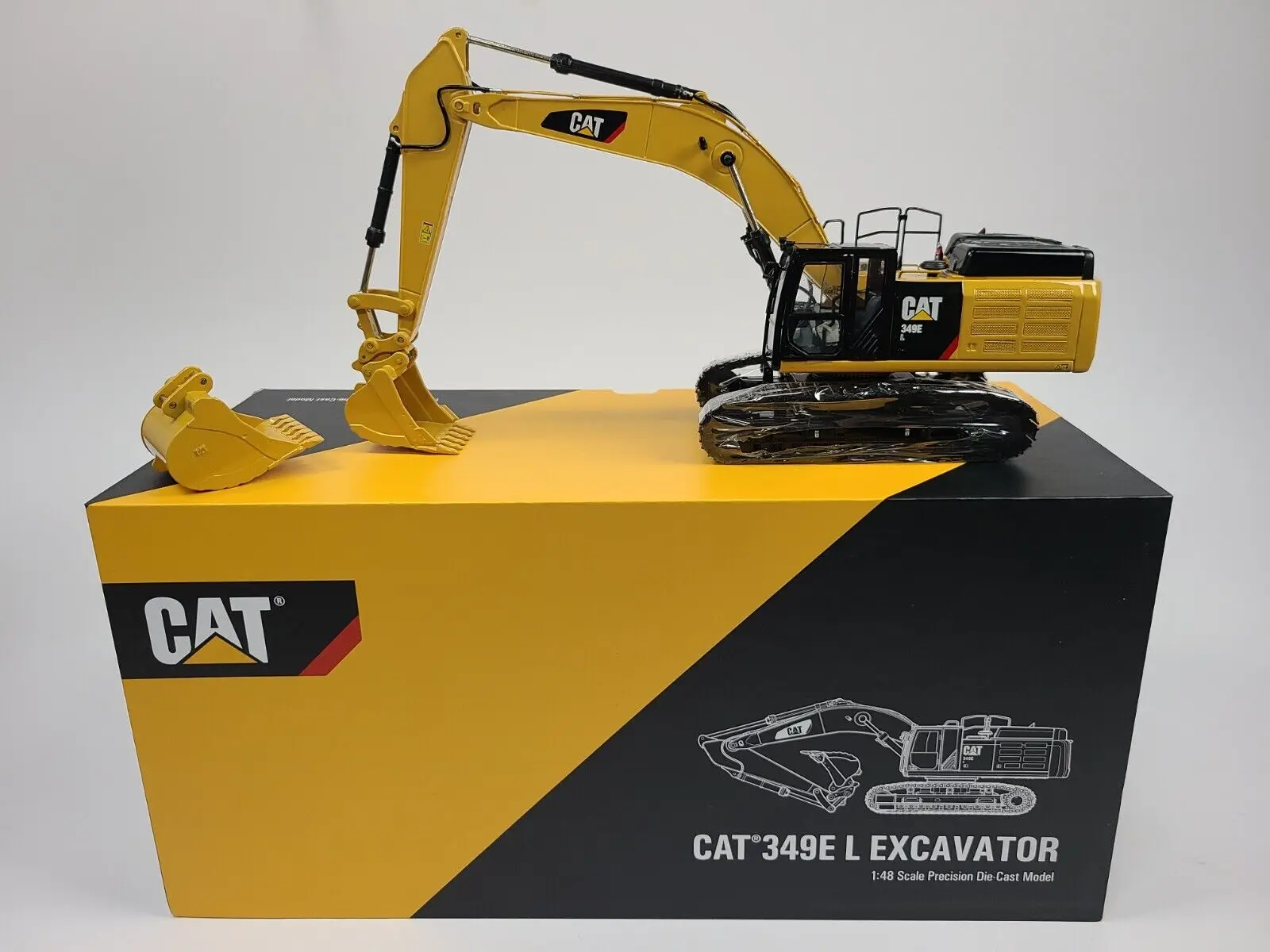 Exqusite Alloy Model Gift C C M 1:48 Caterpillar CAT 349E L Hydraulic Excavator Engineering Machinery Diecast Toy Model