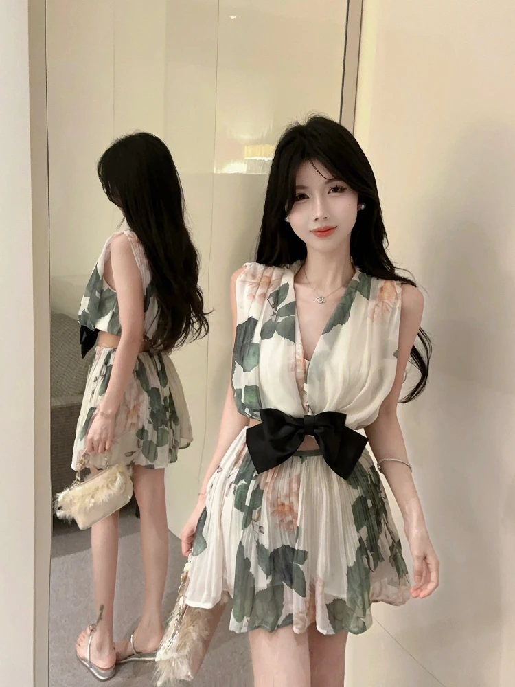 

Summer Beach Chiffon Two Pieces Set V-neck Sleeveless Crop Top High-waisted A-line Slim Skirt Women Sexy Vacation Style Set