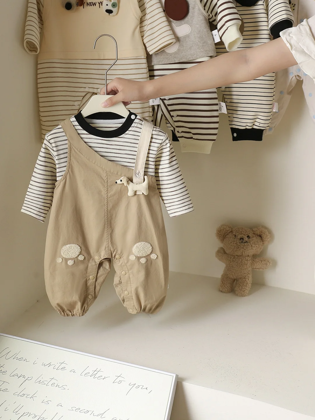 

Осенний комплект для мальчиков: костюм-двойка, одежда для малышей от года, хлопковые комбинезоны с длинными штанами для ранней осени, модный наряд для младенцев