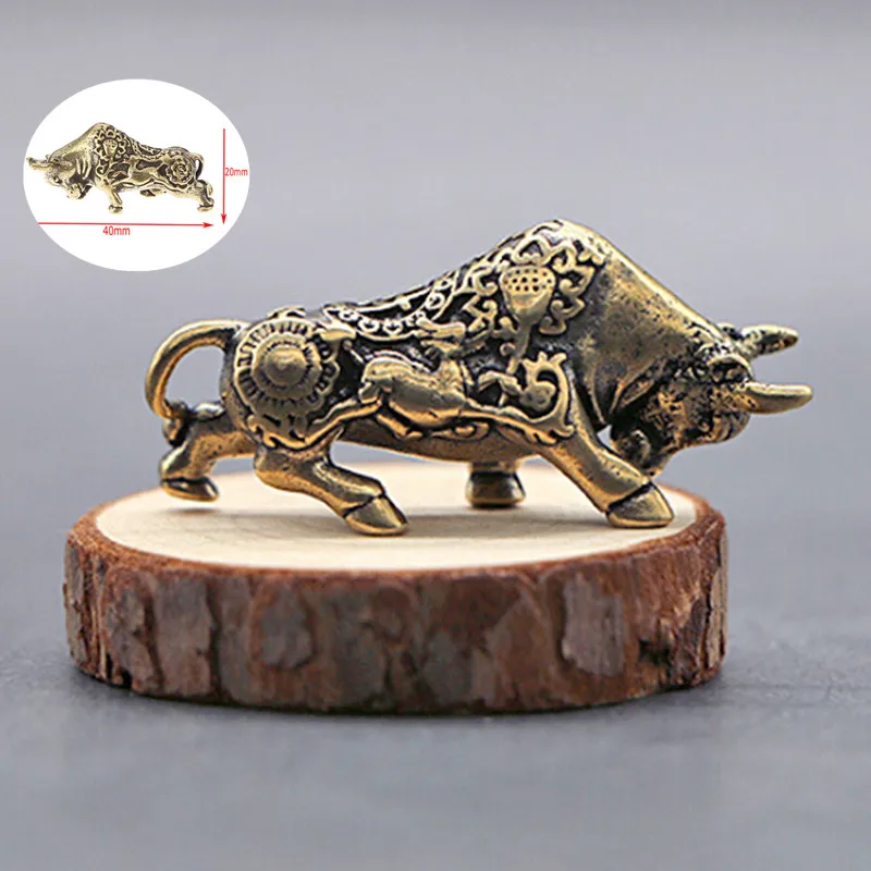 1Pc Well Carved Beautiful Mini Portable Vintage Brass Bull Keychain Ornament Statue Ornament Gift