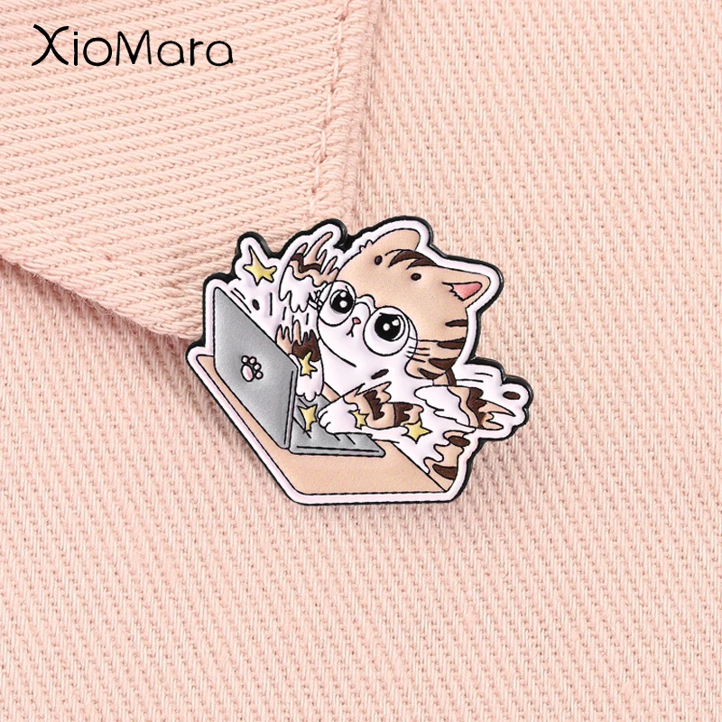 Funny Typing Cat Enamel Pin Cartoon Work Hard Kitten Cute Animal Brooch Lapel Badge Fashion Jewelry Accessories Gift for Friends