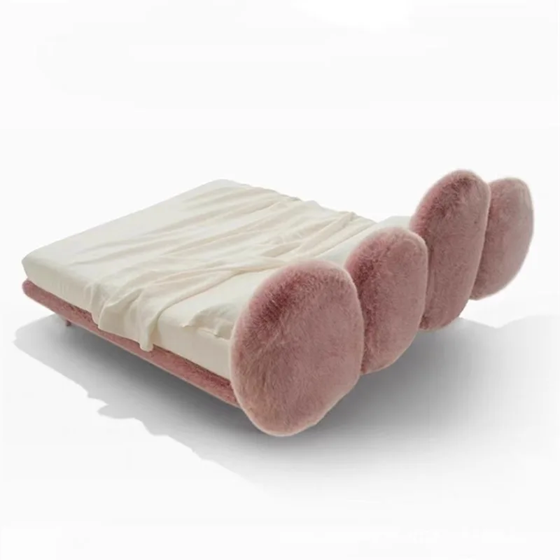 

Italian designer petal bed light luxury Internet celebrity princess bed pink fluff master bedroom