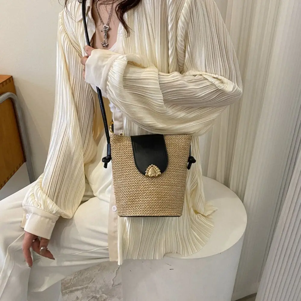 Korean Woven Straw Shoulder Bag Crossbody Bag Large Capacity Bucket Bag Summer Beach Handbags Purse Travel Shopper Bag for Women