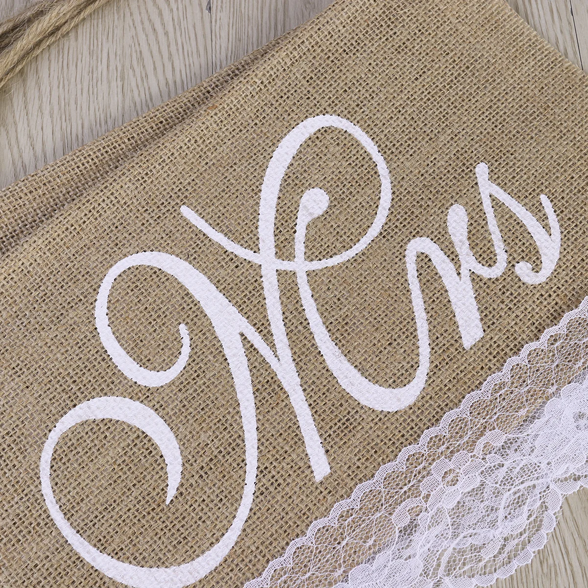 

2Pcs Mr Mrs Chair Banners Rustic Burlap Signs Lace Fringe Wedding Party Decor Khaki Vintage Photo Props Chair Banners