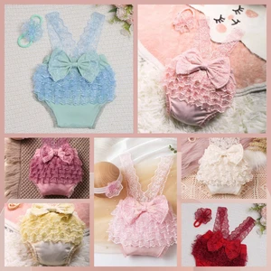 ملابس التصوير الفوتوغرافي لحديثي الولادة من Ylsteed ، بذلة من الدانتيل مع القوس الكبير وشريط الشعر ، السراويل الأزرق المعلقة ، بذلة لالتقاط الصور أعلى 6 بيع بذلة غرزة للأطفال - No4