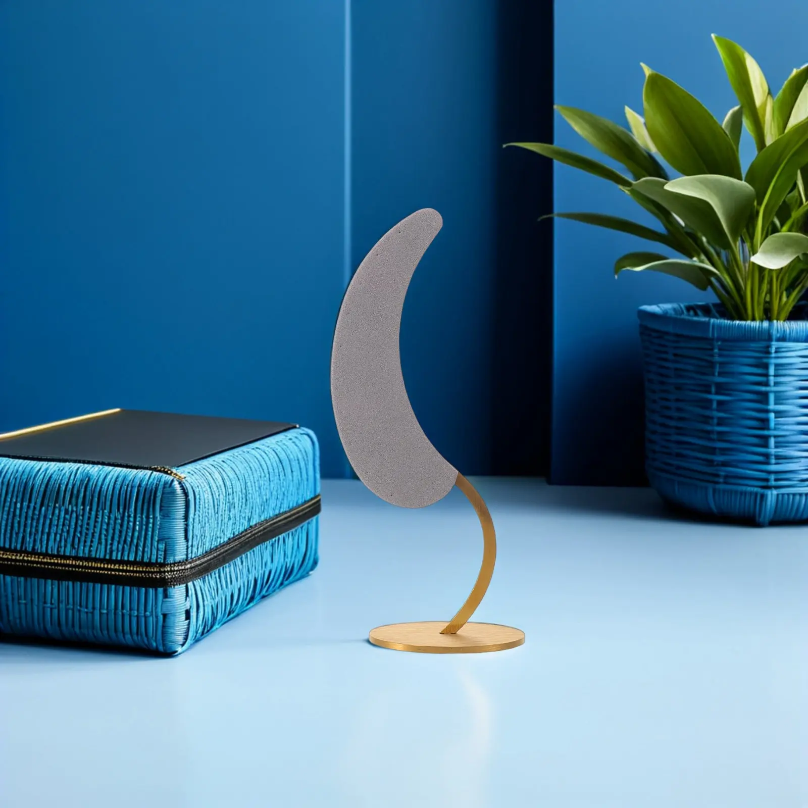 Crescent Moon Metal Earring Display Stand Elegant Table Jewelry Organizer for Retail Home Vanity Jewelry Photography and Vendor