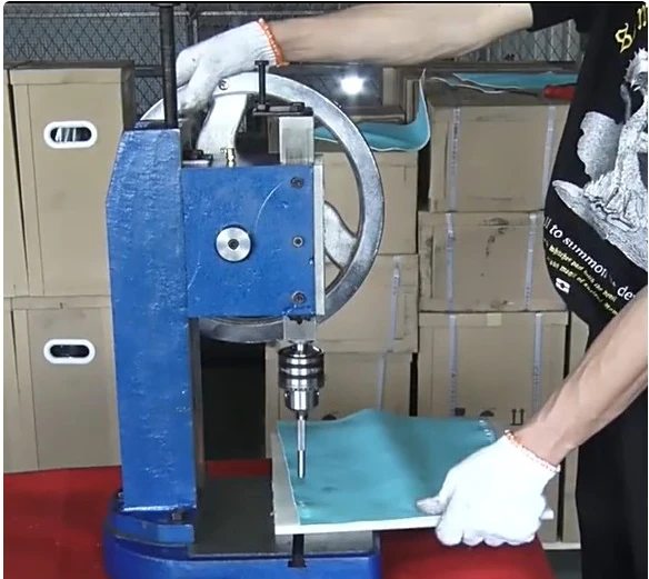 High precision riveting machine pneumatic punch 28MM stroke single column 0.5T manual desktop press small air spleen